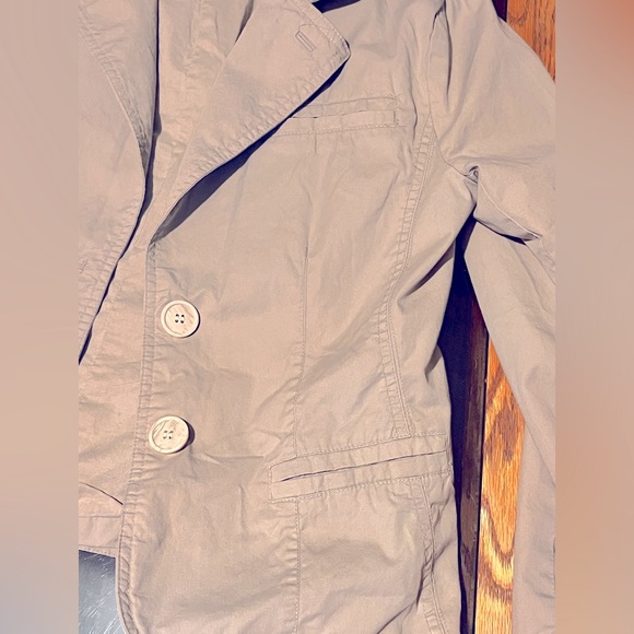 Medium tan spring jacket - Picture 3 of 5